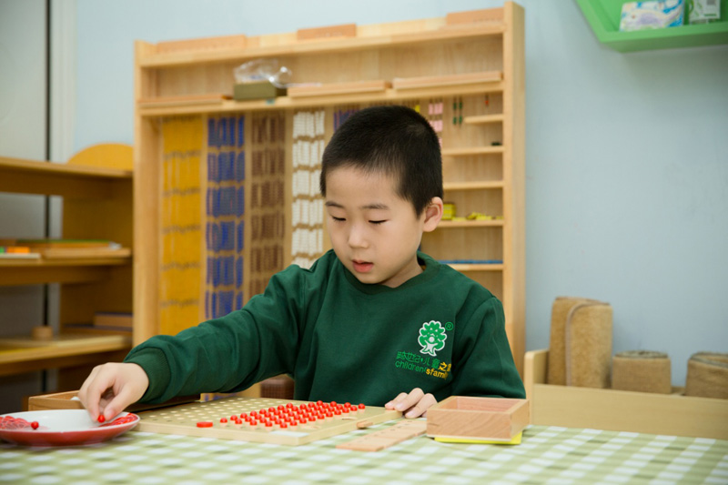 她携手跨世纪4年，创办高品质混龄幼儿园