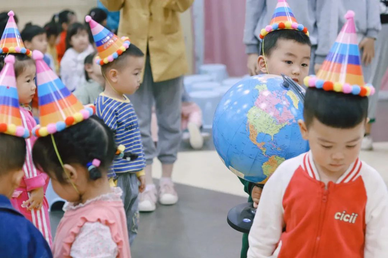 四川天府新区跨世纪派森幼儿园：当生日遇上蒙氏教育……